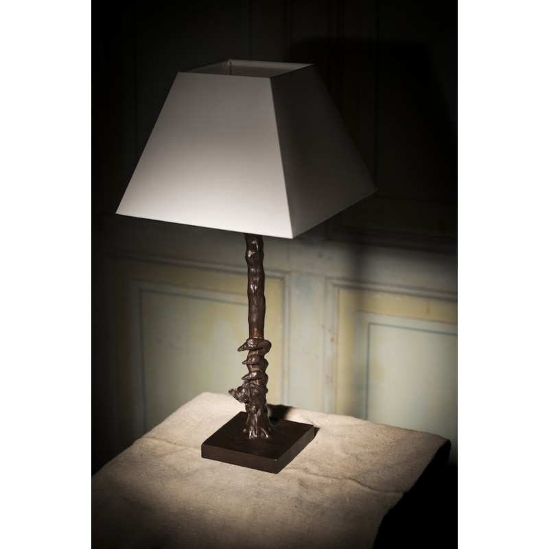 Lampe de table en bronze. Modèle renard et oies dans un arbre